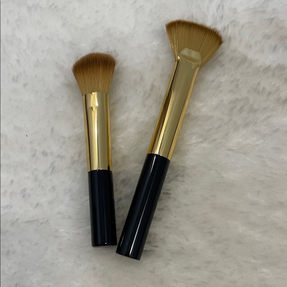 CHANEL Mini Makeup Brush Duo | Travel Size | Foundation & Contour Brushes